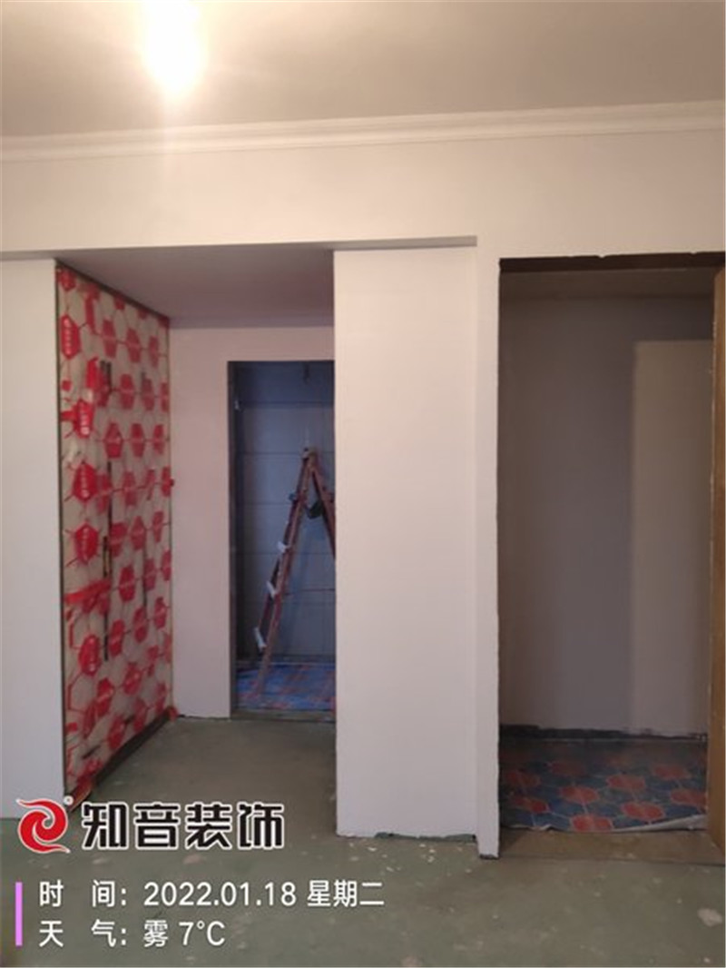 万通逸城120平施工现场