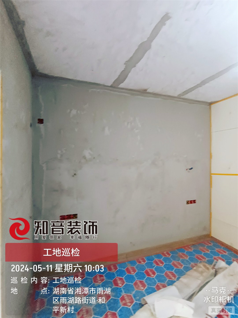 基建营卫校家属楼123平在施工地