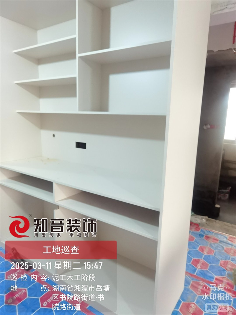 奥特莱斯80平在施工地