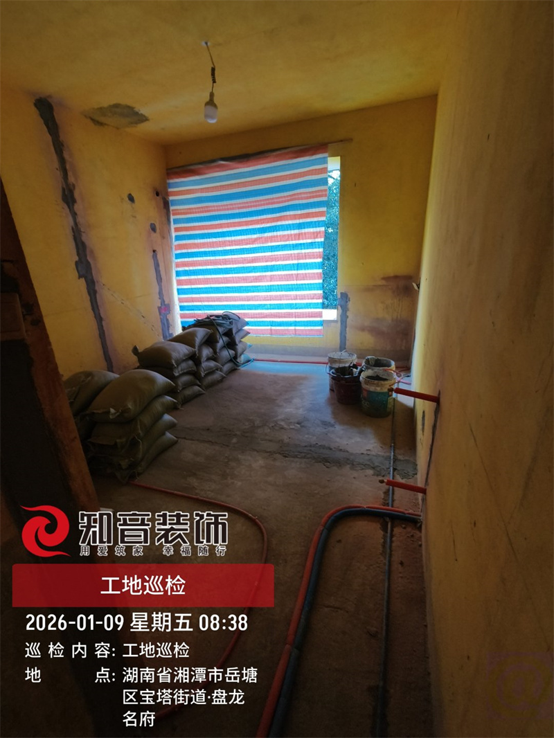 盘龙名府188平在施工地